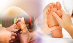 Image d'une séance de réflexologie des pieds avec une personne allongée et un praticien massant doucement les pieds pour stimuler les points de réflexologie